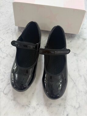 Linodes easy strap tap shoe